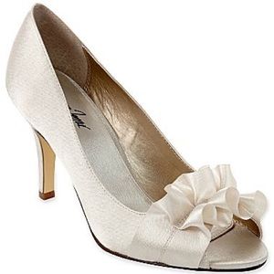 NWOT Jacqueline Ferrar Satin Peep Toe Pump 10